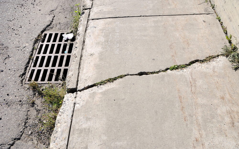 how does a crack in sidewalk form